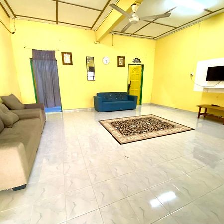 Umi Homestay Batu Buruk Kuala Terengganu Kültér fotó