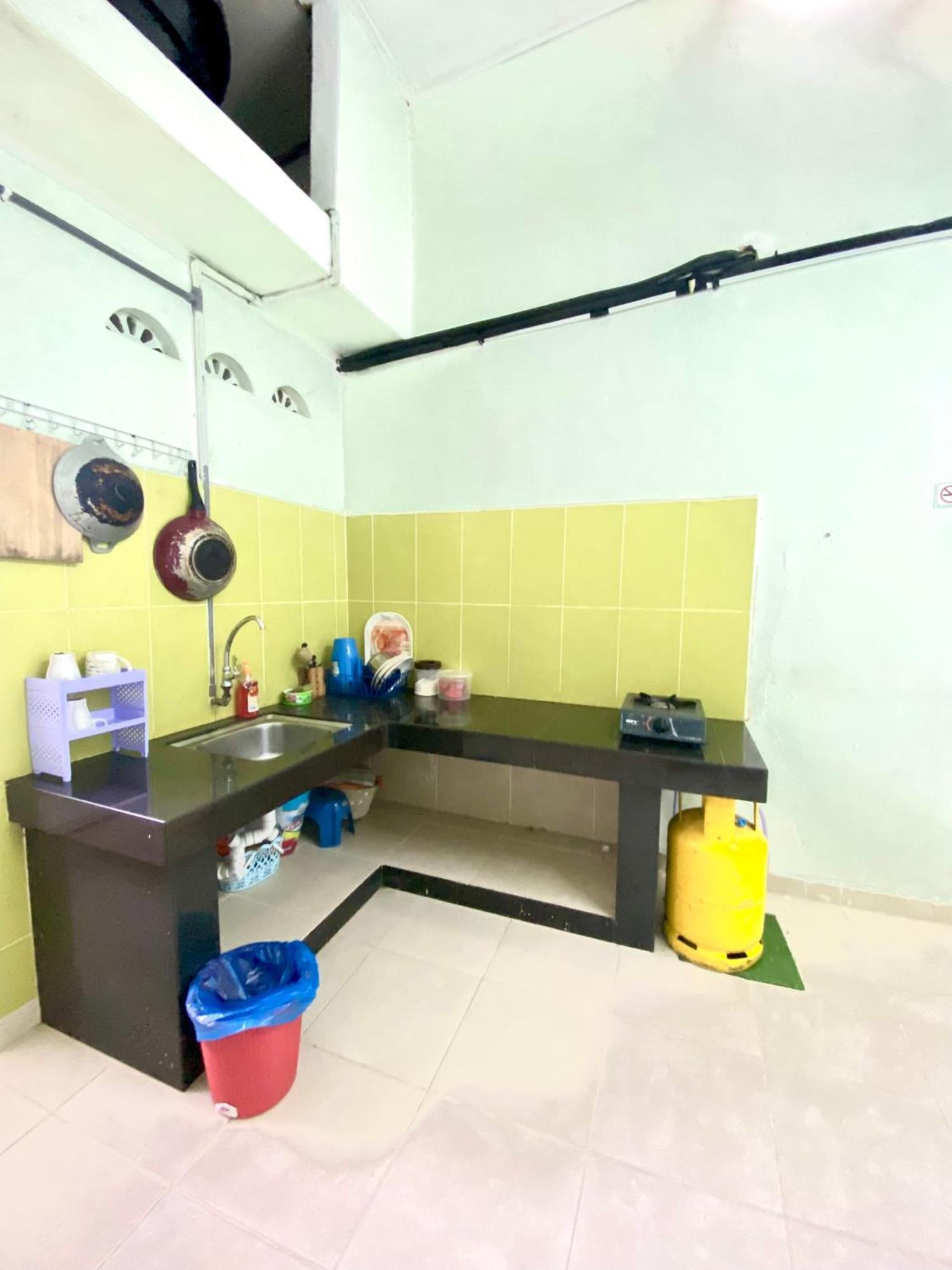 Umi Homestay Batu Buruk Kuala Terengganu Kültér fotó